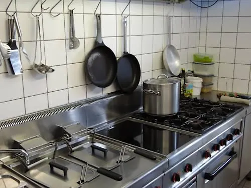 Otel Landgasthaus Zum Seysingshof